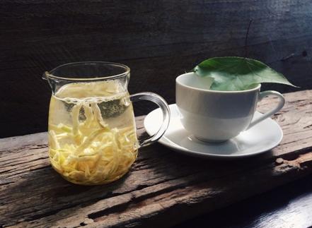 手指盖有竖黑线截肢,手上突然出现凹凸横纹