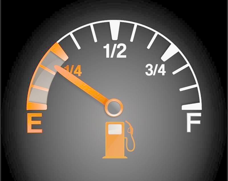 汽车油箱剩余油量液晶屏显示不准,汽车油量显示不正确不是油泵问题