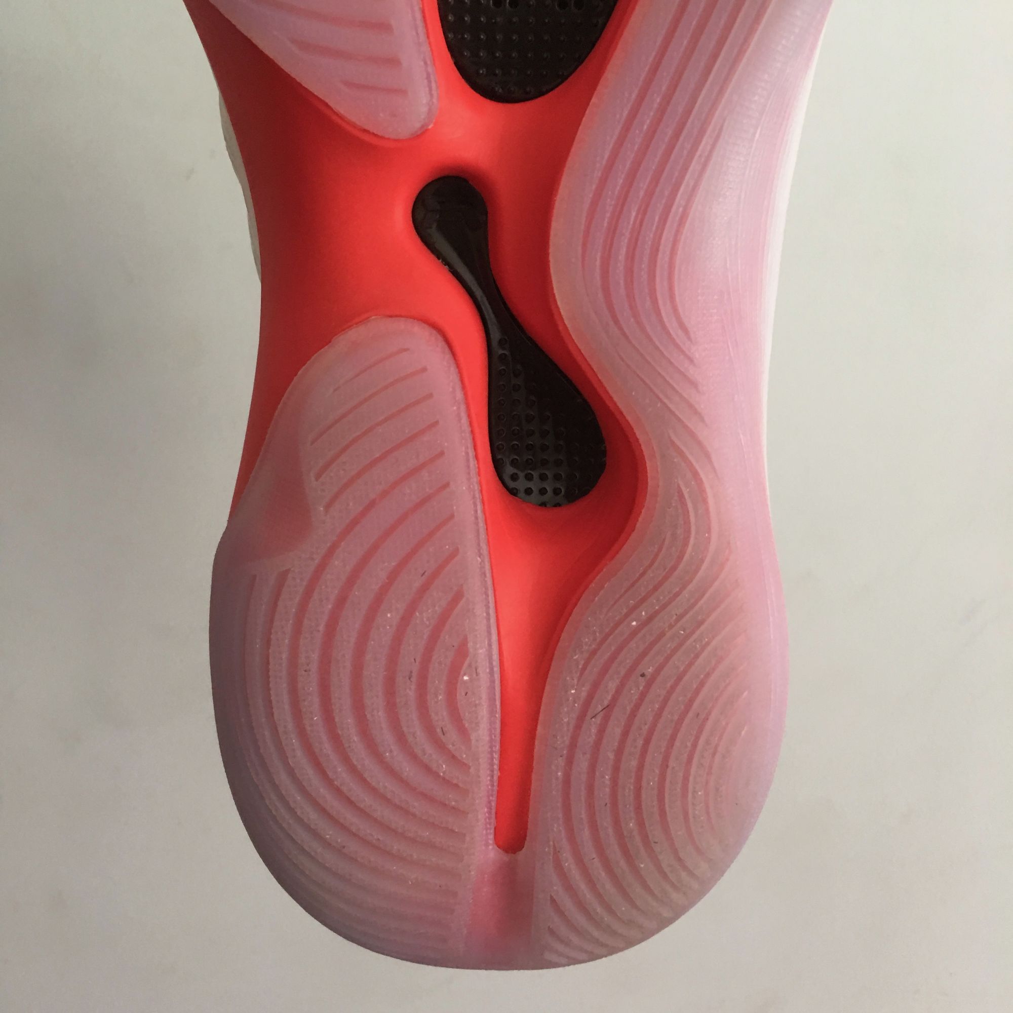 李宁专业篮球鞋测评驭帅11,驭帅11白底和红底是否有所不同