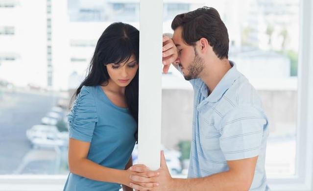 为什么男生分手了一点都不去挽留,为什么每次说分手男的都不挽留