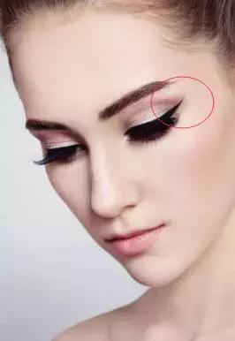 美瞳线加小尾巴好看吗,美瞳线小尾巴图片