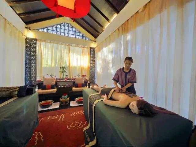 玉龙雪山下奢华民宿,丽江悦榕庄三卧