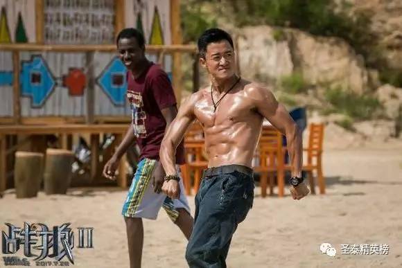 里皮祭拜天地?看周星驰,吴京,马丽手把手教你踢球