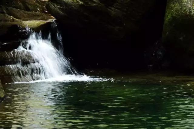 成都周边的野瀑布,成都周边超级宽大瀑布