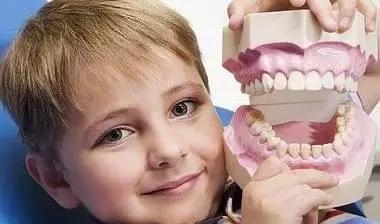 小孩牙齿被撞松动怎么办,小孩牙齿松动了怎么办