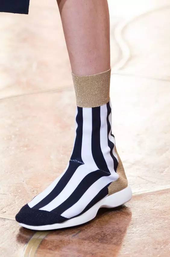 小个子内增高袜子靴,小个子增高袜靴