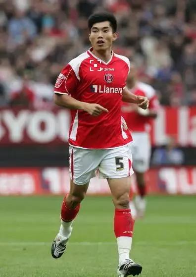 赢了！中乌大战1:0！*歌国**响彻江城！