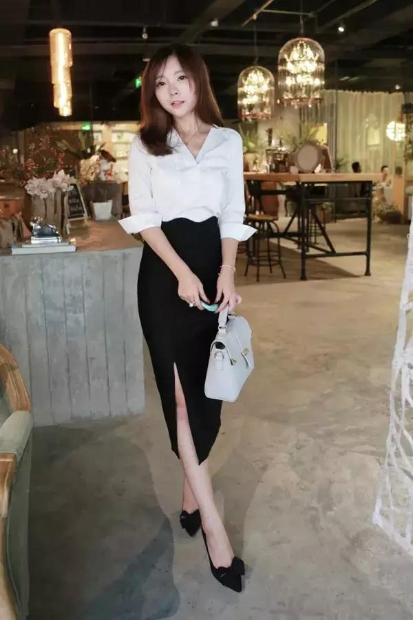 秋季灰色百褶裙怎么搭配好看图片 (2019秋季新款金丝绒百褶裙)