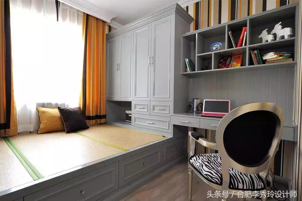 把阳台改成小卧室榻榻米,房子不大但能容得下一家老小