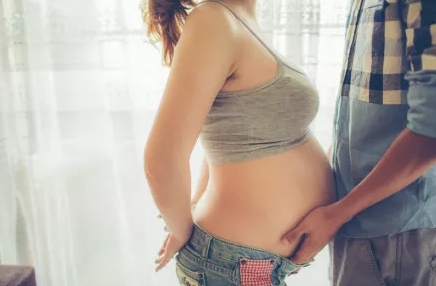 宫外孕在家里怎么判断,面对打胎很理性