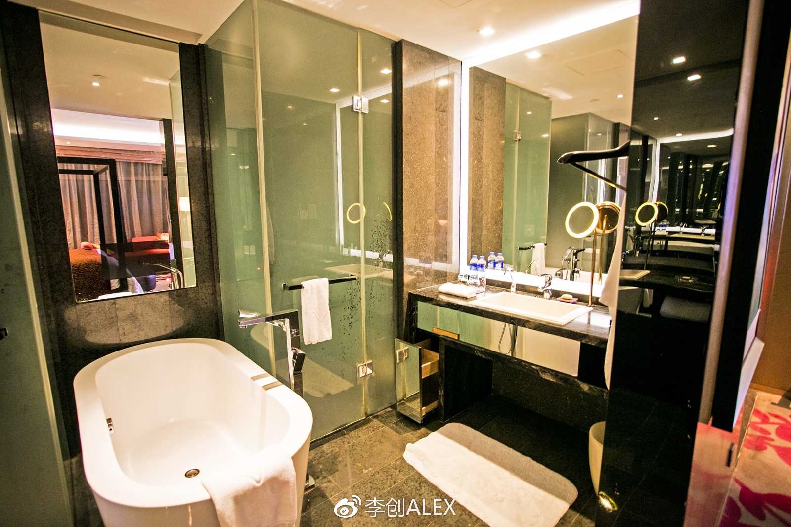 在自己的城市住酒店叫什么,在自己城市里的酒店度假