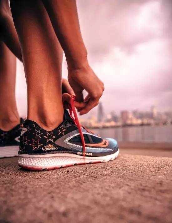 从2017年北马限定款看各大品牌都推出过什么马拉松限定款跑鞋