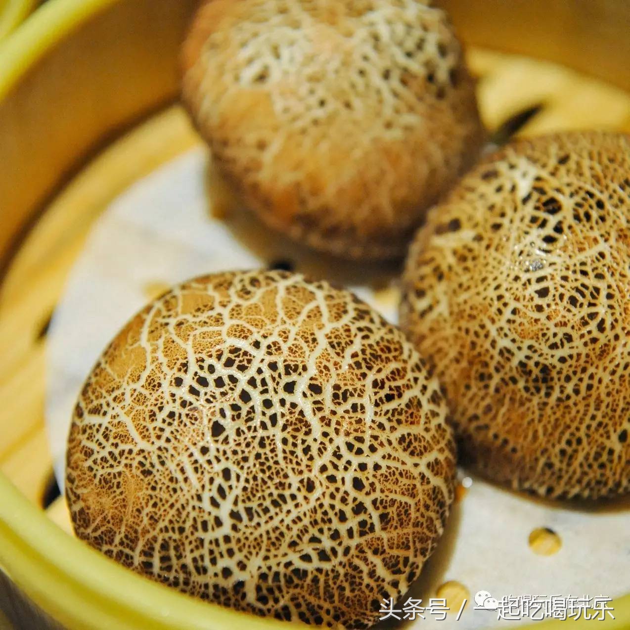 「北京」大胃王挑战!牛肉火锅无限续吃,留一个买单其他的全撑到