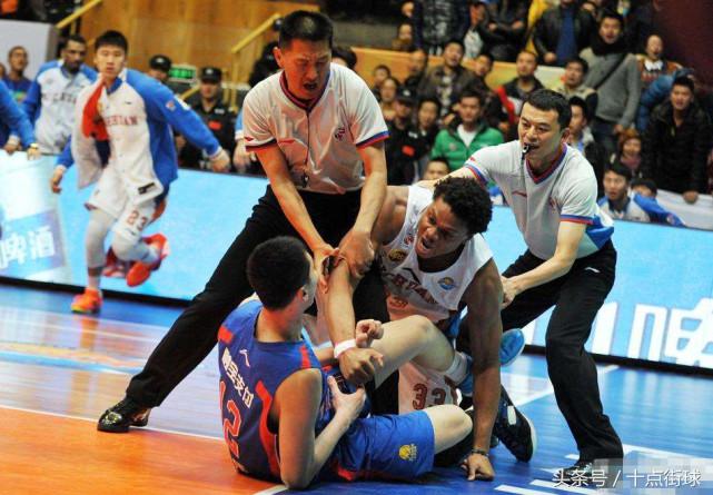 中国篮球斗殴和世界斗殴事件,篮球史上最严重的群殴事件