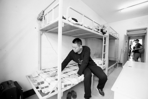 高校新生报到实况,沈阳高校新生开学