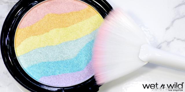 被吐槽抄袭的彩妆,彩妆双胞胎