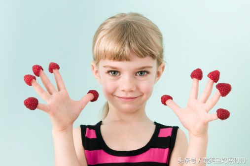 你家宝宝手指还是笨笨的吗？妈妈们千万别错过这四个阶段的训练