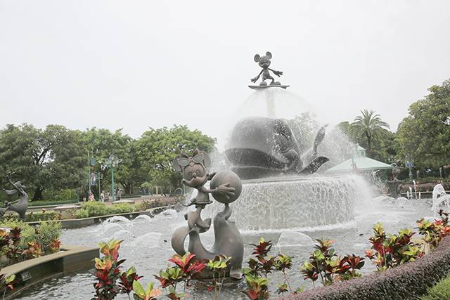 白天去逛迪斯尼,晚上香槟泡泡浴,女孩子去香港应该这么玩