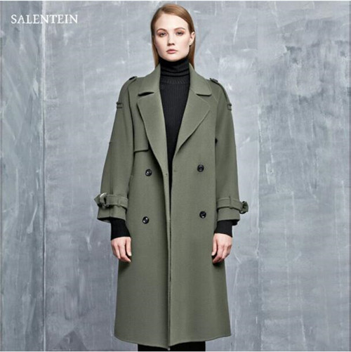 冬季双面呢黑色浴袍大衣街拍,羊绒双面呢大衣街拍