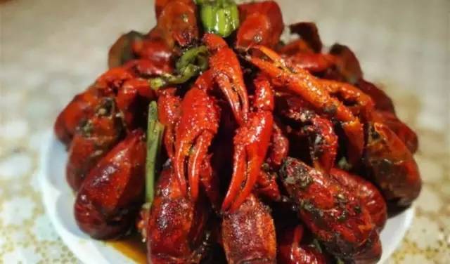 小龙虾的各种口味的做法,广东小龙虾的正确吃法