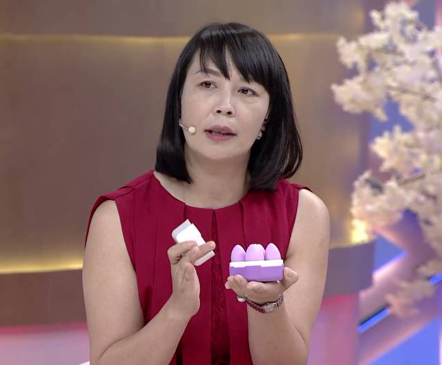 一个动作对孩子危害,这些危险动作千万别让孩子做