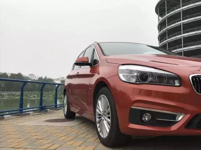 16款宝马220i旅行车评测,2019款宝马220i旅行版测评视频