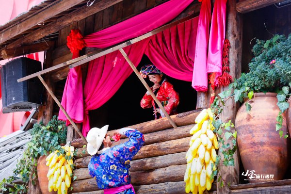 历史底蕴与现代繁华在此交融,历史与现代并存的城市
