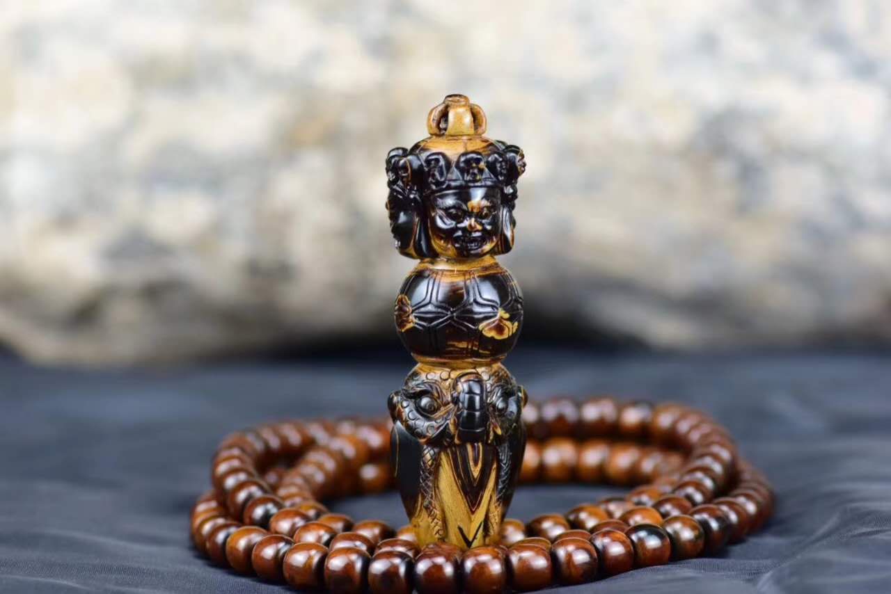 比起珠光宝气的华而不实，献身制成烟嘴的海柳可谓功德无量！