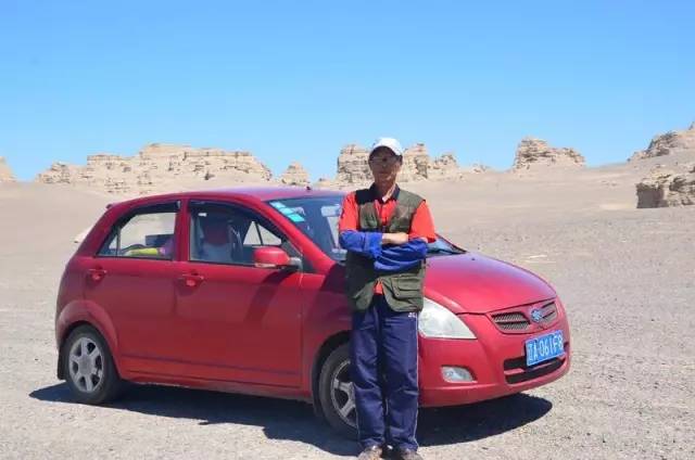 带着老伴穷游,60大叔自驾房车带老伴环游中国