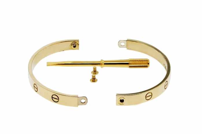 cartierlove系列宽版4钻玫瑰金手镯,cartierlove手镯戴法