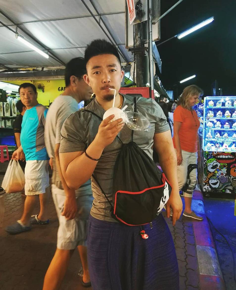 高粱地里的野汉子，不仅仅身材很正