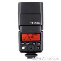 初入摄影应该必备哪些镜头,初入摄影该怎么选相机