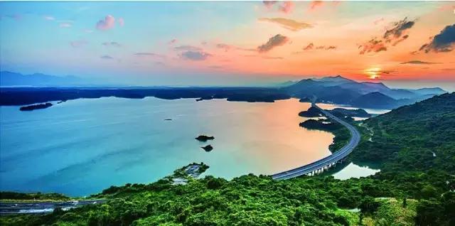 中国最新水上公路视频,中国首条水上公路视频