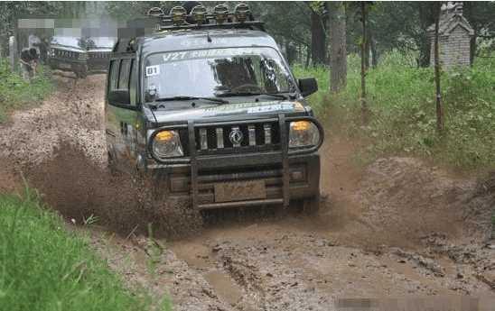 超强四驱面包车,一款能媲美硬派越野车的面包车