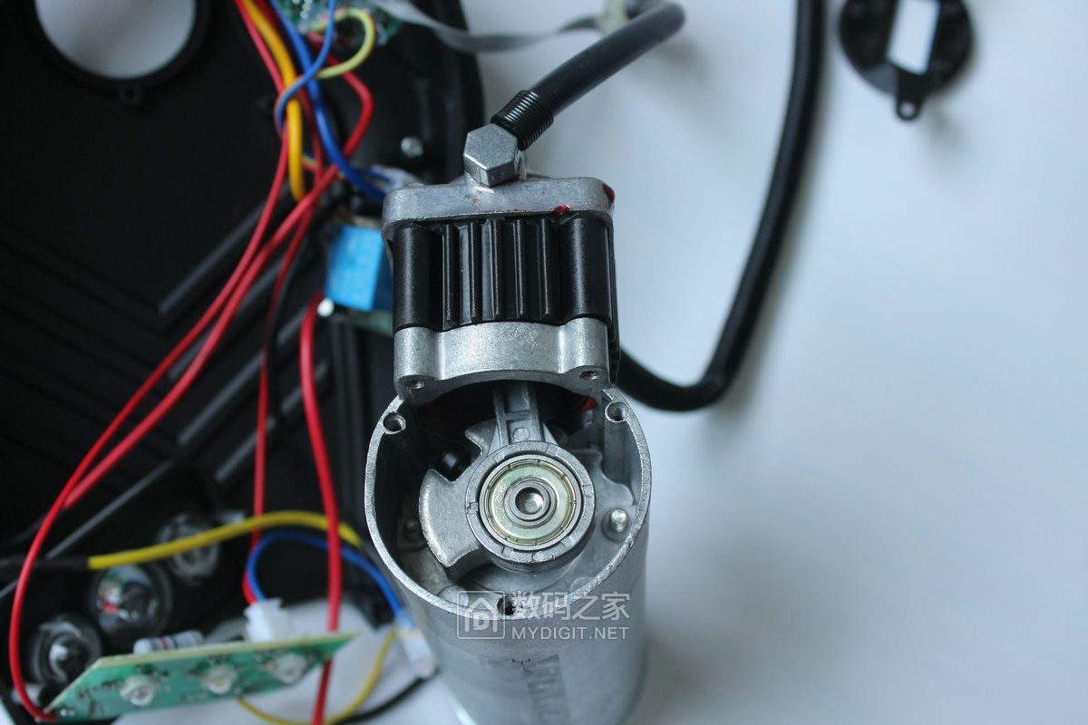 tcl车载充气泵为国产点赞,tcl汽车充气泵