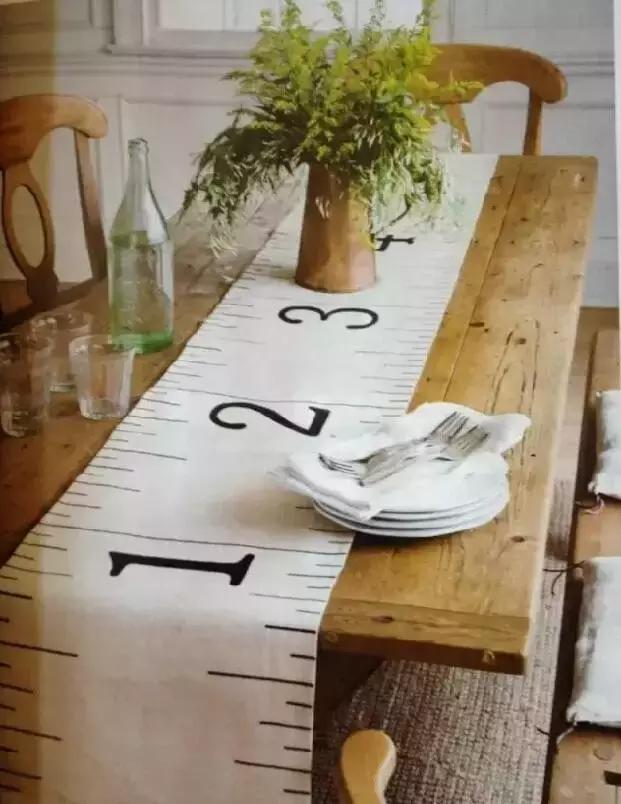 给餐桌铺上桌布,美颜瞬间完成