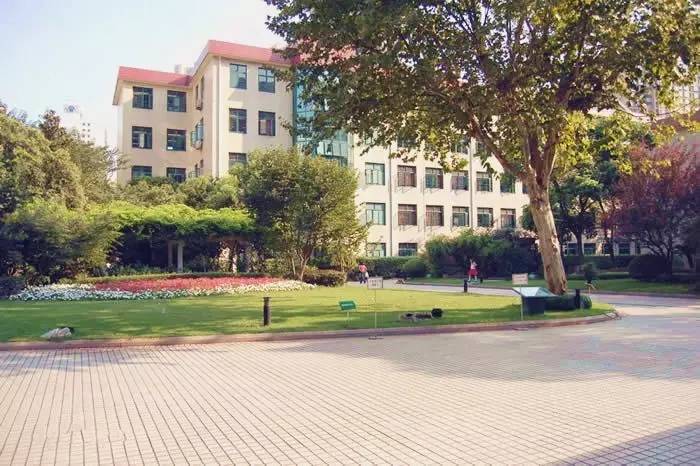 上海100多所学校同时被国家点名表扬！有没有你的母校？