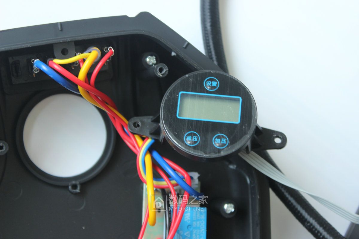 tcl车载充气泵为国产点赞,tcl汽车充气泵