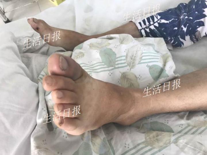 围墙突然倒塌女子死里逃生,围墙倒塌砸死一个小孩