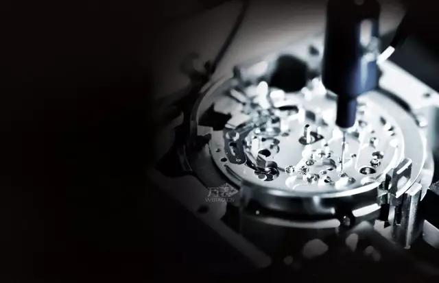 防水200米手表可以戴着洗澡吗,手表防水要充气吗