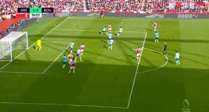 十人兵工厂三球完胜！打脸型前锋再现两球一助攻为温格续命！