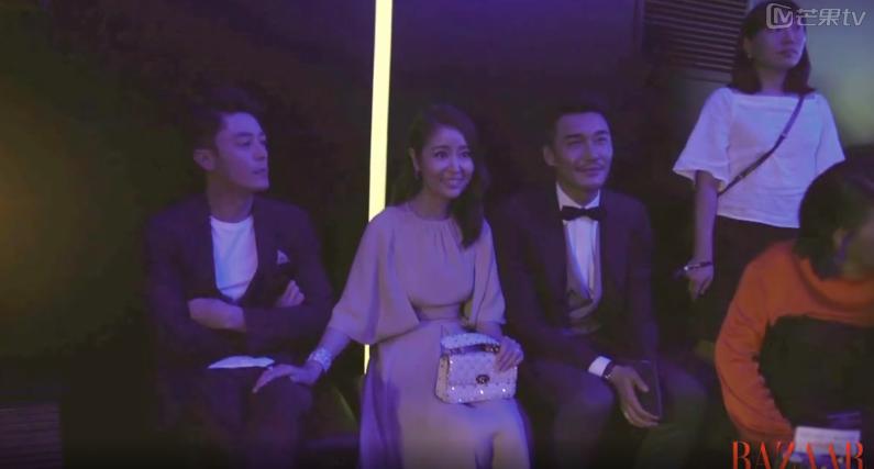 赵丽颖芭莎慈善夜吃东西,芭莎慈善夜赵丽颖大口进食不做作