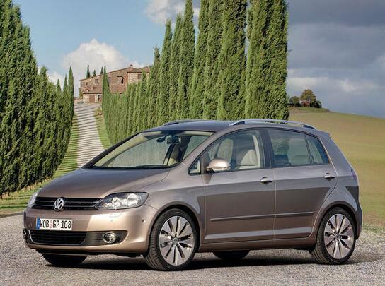 大众给高尔夫出敞篷版，汽车造型拉风，性价比超高