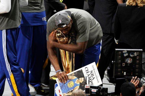 冠军战靴fmvp,fmvp第一款是几年出的