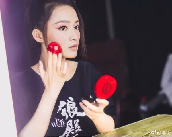 阿玛尼气垫红色养肤款,阿玛尼气垫2号色遮瑕持久不脱妆