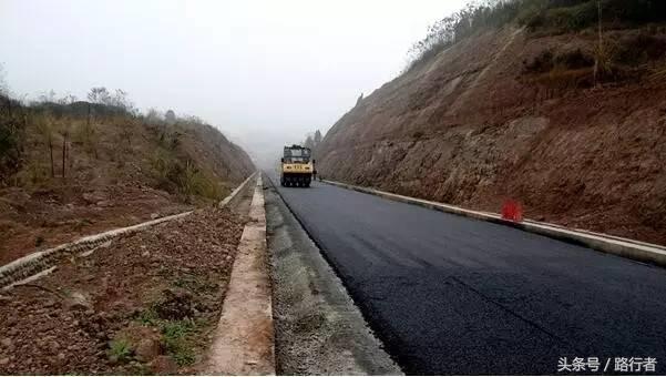 云南省诡异公路,云南深山发现的魔鬼公路