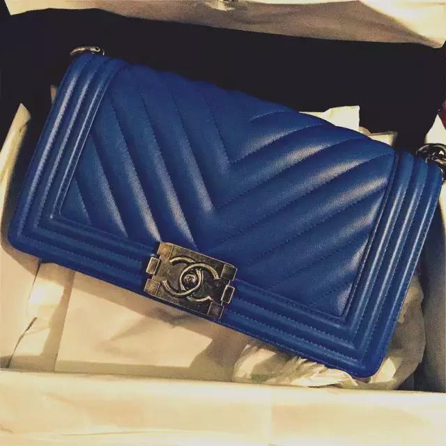 杨幂买奢侈品,杨幂唐嫣天天向上买东西