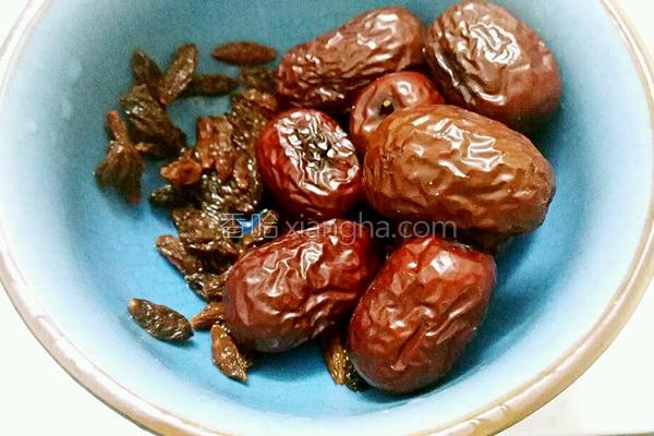 枸杞泡水营养成分都能泡出吗,枸杞泡水后还有营养吗