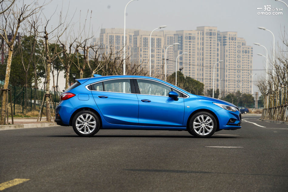 科鲁兹13年1.6t两厢掀背改装,2015款科鲁兹1.6两厢掀背