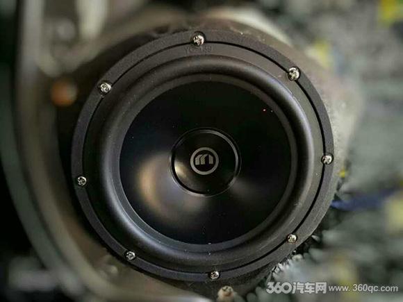 完胜原车自带的哈曼卡顿！奔驰GLK300改装魔乐歌HD6